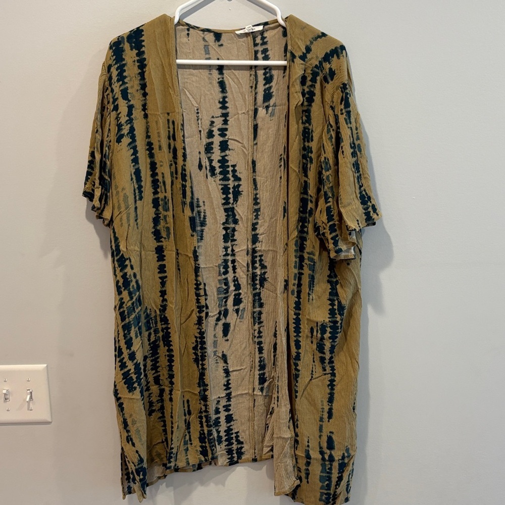 Maurices Blue and Tan Kimono